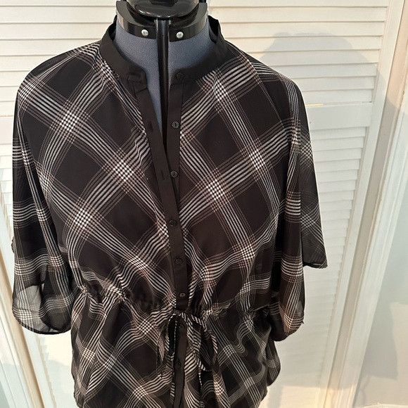 Miranda Gordon Studio sheer black and white dressy top.​ - Picture 1 of 5